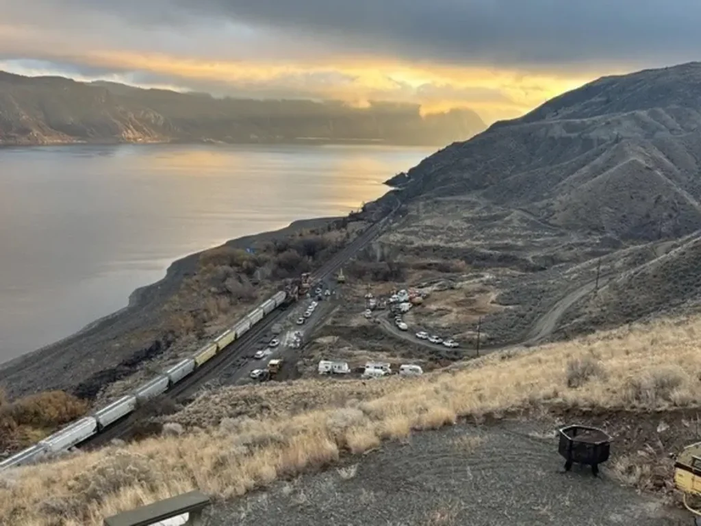 Freight Train Derailment Near Kamloops Sparks Major Alert Freight Train Derailment Near Kamloops Sparks Major Alert