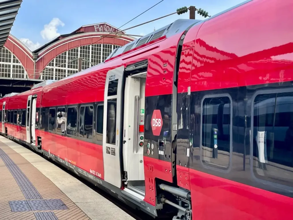 Talgo 230 high-speed trains connect Copenhagen and Hamburg