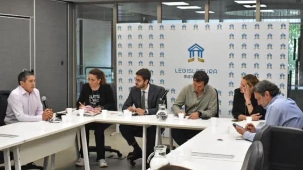 Western Argentina rail expansion links Cuyo to Chile Western Argentina rail expansion links Cuyo to Chile