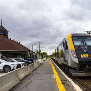 Toronto–Quebec City high-speed rail: 72 trains a day