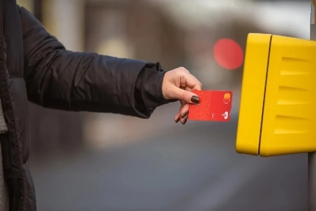 Merseyrail contactless ticketing pilot for Tap & Go Merseyrail contactless ticketing pilot for Tap & Go