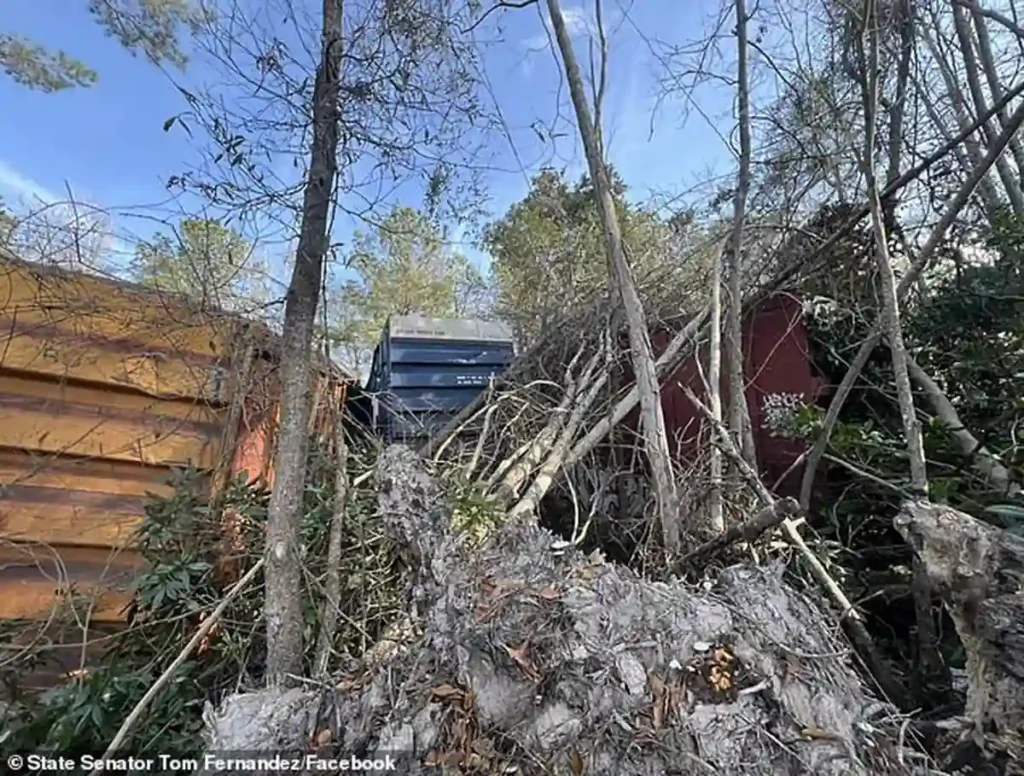 South Carolina train derailment prompts hazmat response