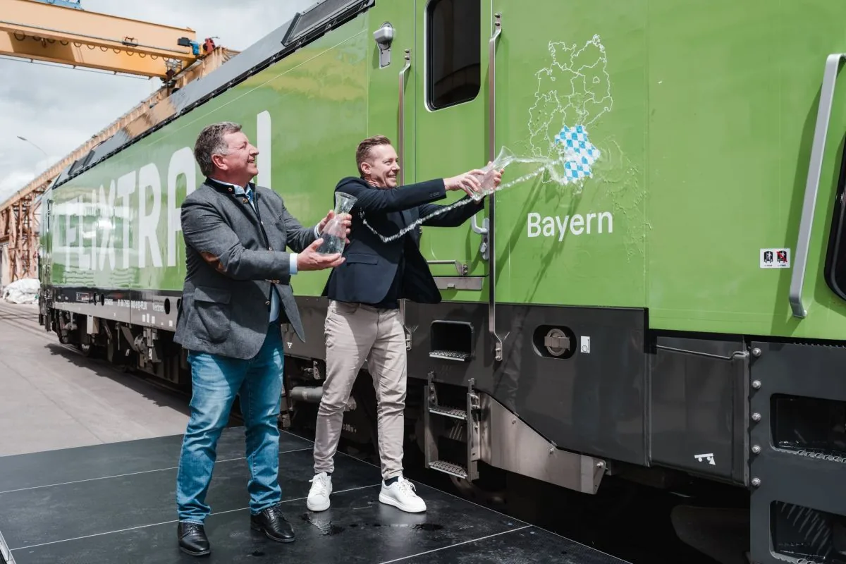 FlixTrain Debuts Vectron Locomotive to Power Massive €2.4 Billion German Fleet Overhaul FlixTrain Debuts Vectron Locomotive to Power Massive €2.4 Billion German Fleet Overhaul