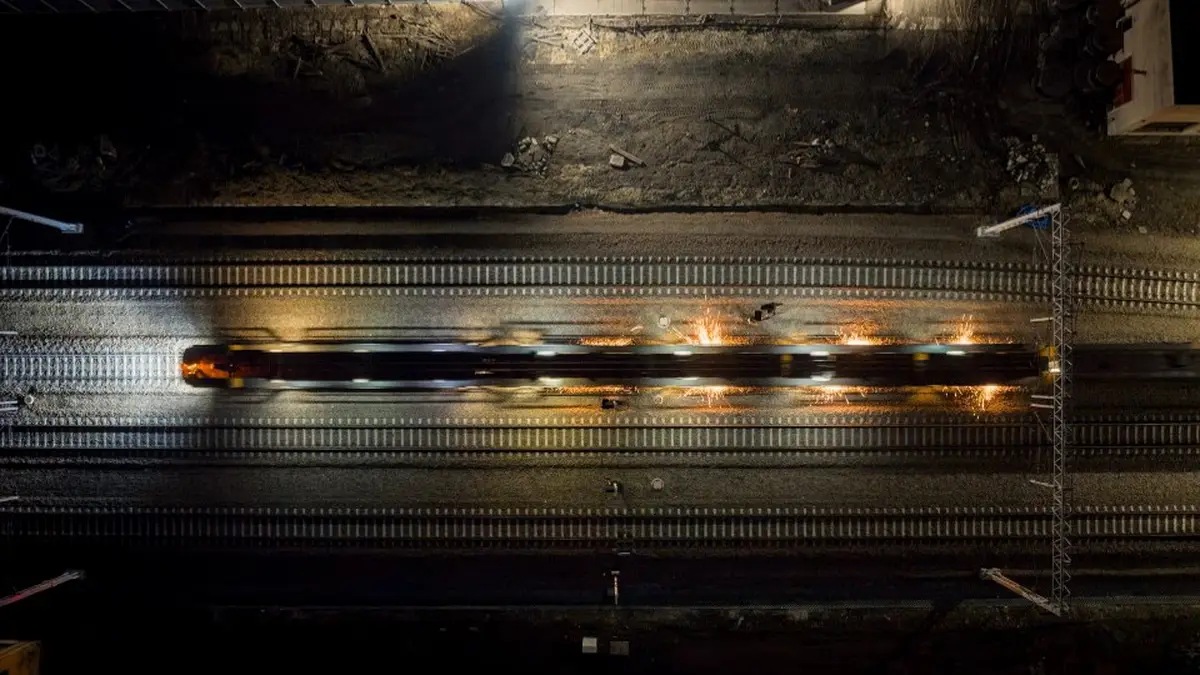 PKP PLK rail re-profiling expands in Poland