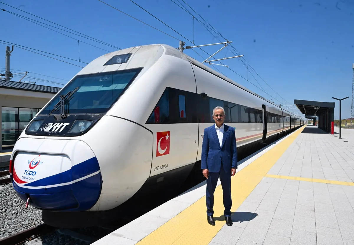 Çerkezköy–Kapıkule test event train High-speed train at a station during the Çerkezköy–Kapıkule test event