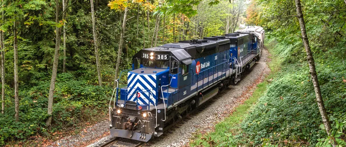 SRY locomotive in CN collaboration story SRY locomotive shown in CN short line collaboration story