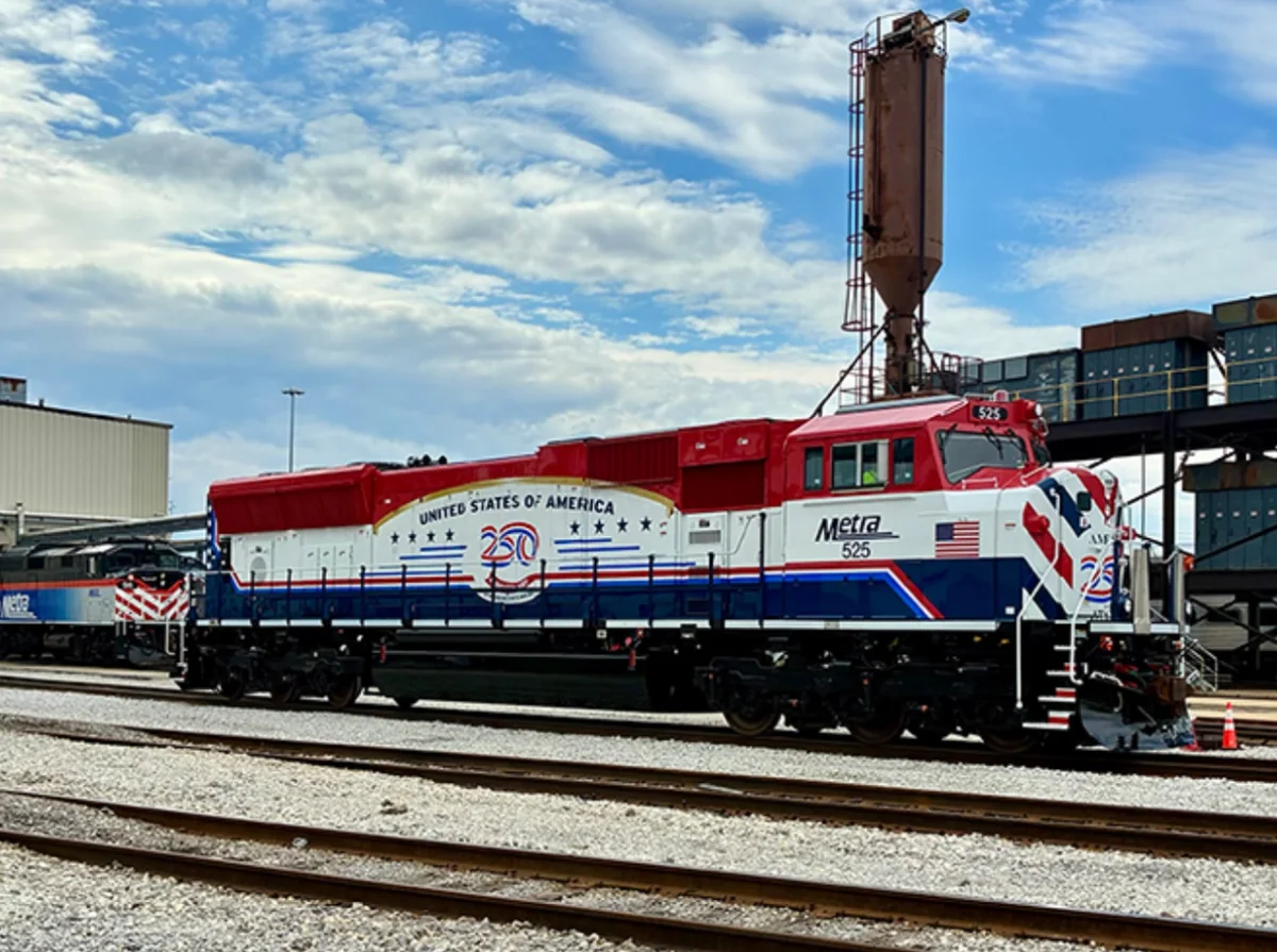 Metra commemorative locomotive debuts for U.S. 250th