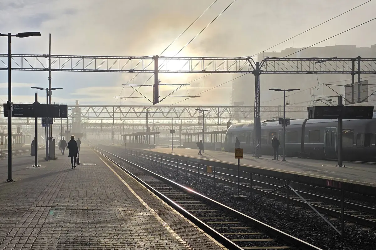 Oslo S platforms Platforms at Oslo S in winter light