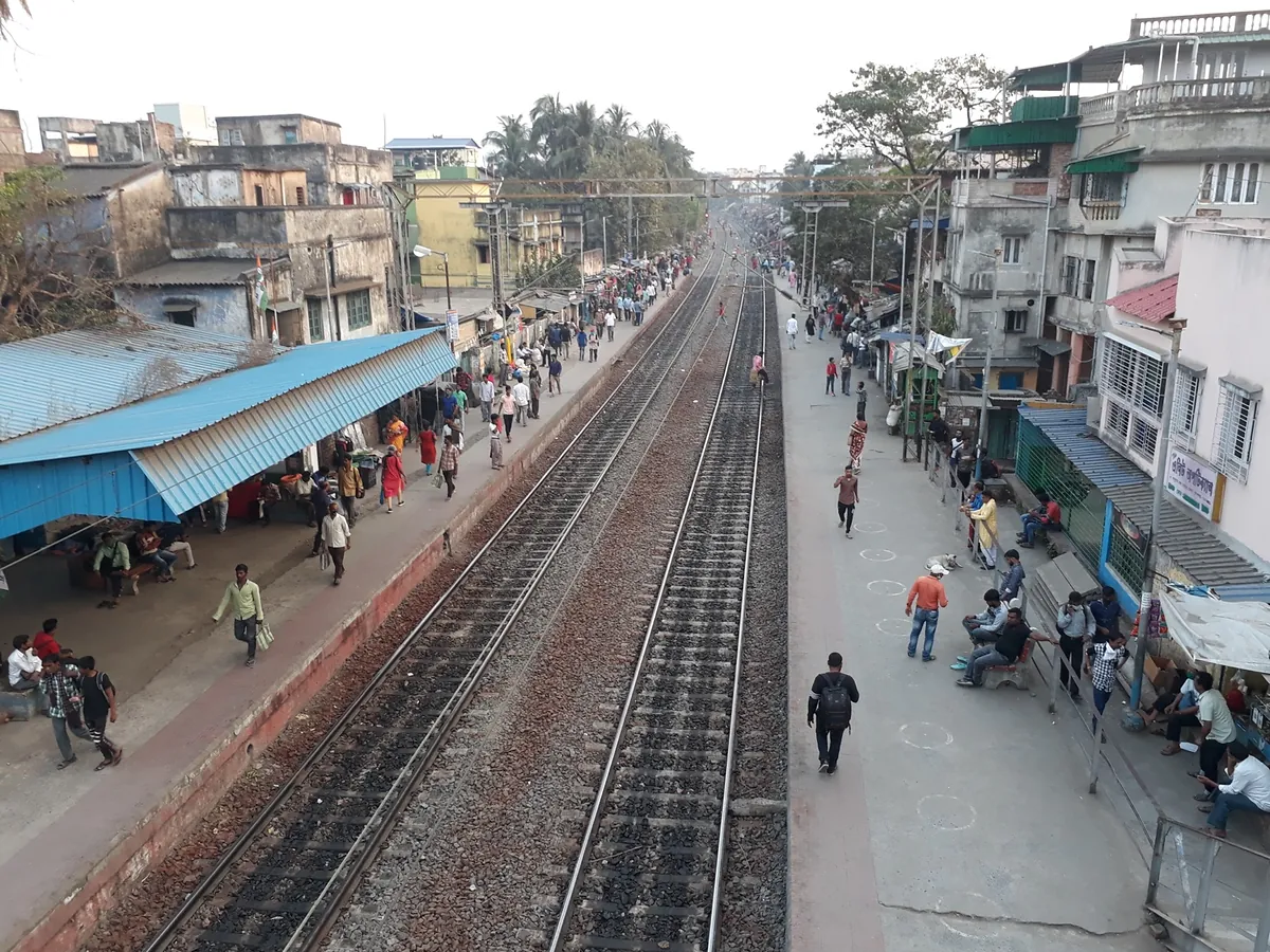 Dhakuria railway station platforms Dhakuria railway station platforms in Sealdah Division