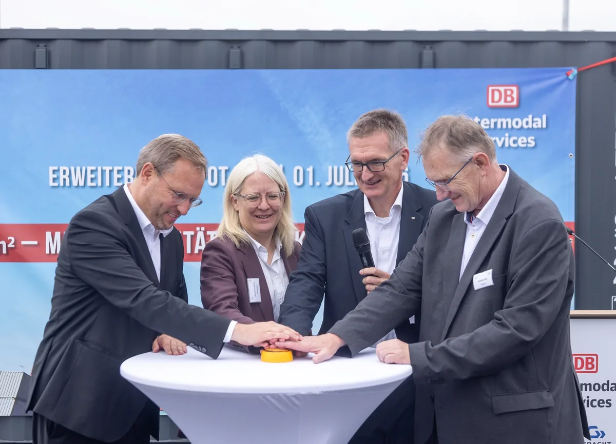 Ulm-Dornstadt container storage opening Officials opening the new container storage area at Ulm-Dornstadt