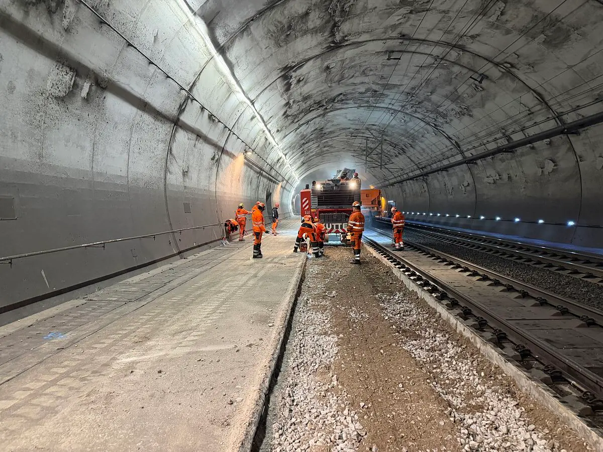 Railway tracks inside the tunnel near Vomp