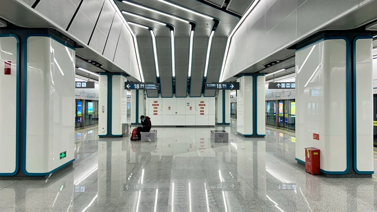 Line 18 platform at Incubation Park Station in Chengdu