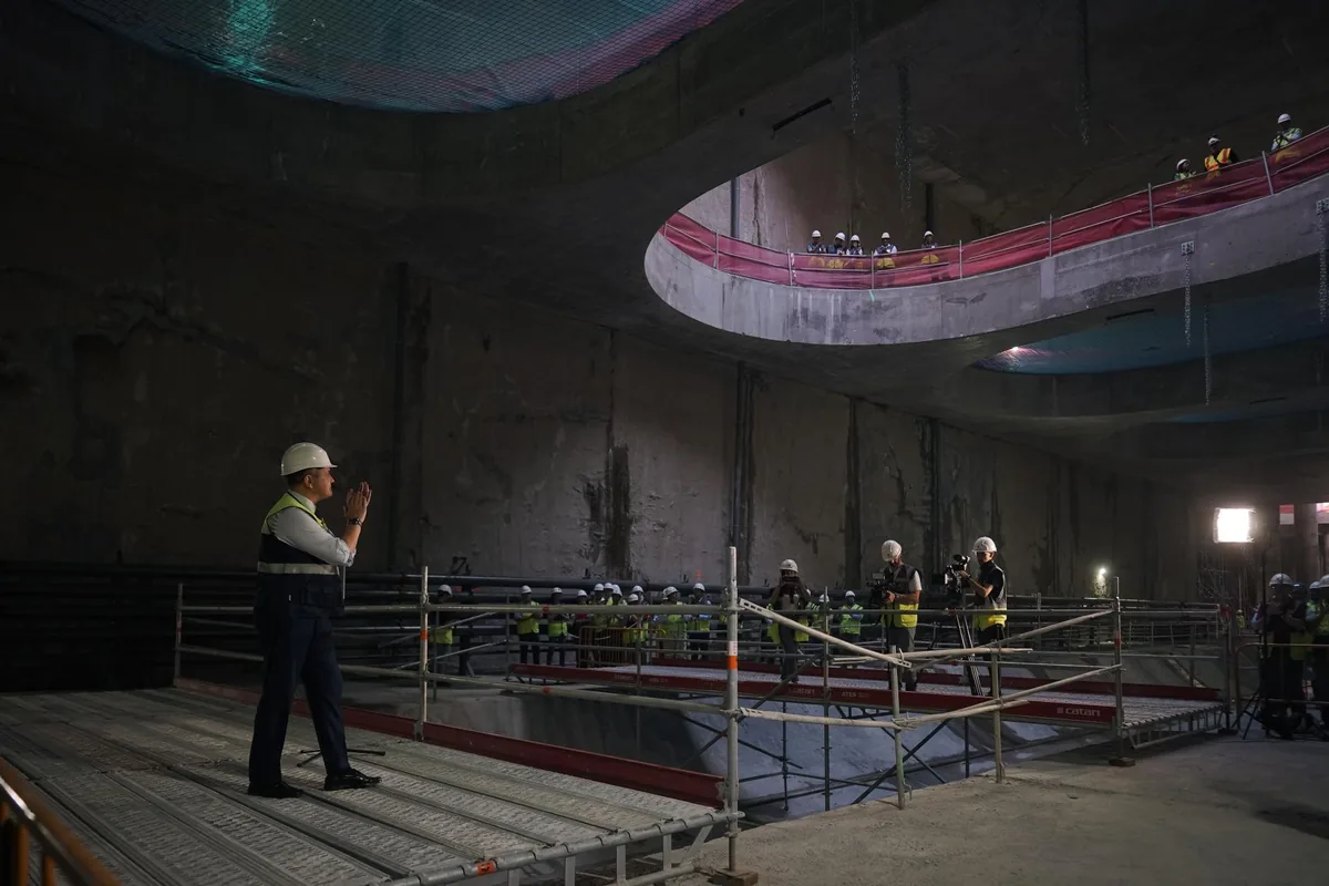 Future Madrid Río station works Construction work inside the future Madrid Río station