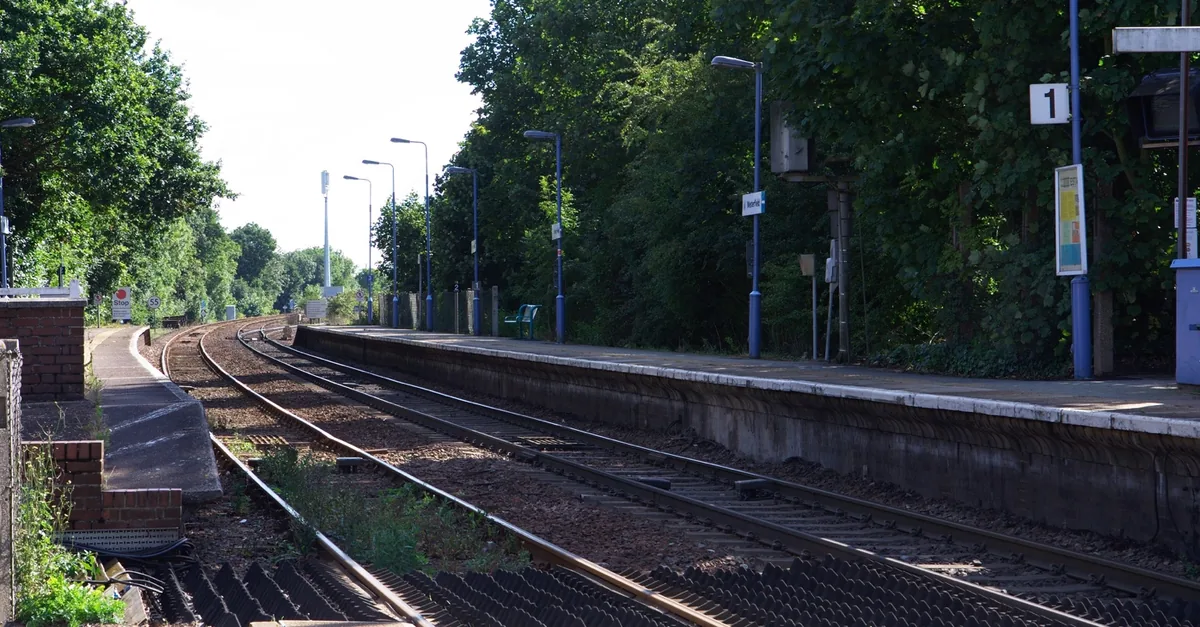 Westerfield railway station with GSM-R mast beside the tracks Westerfield railway station with GSM-R mast beside the tracks