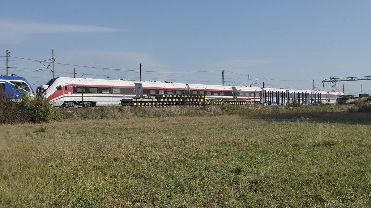 CAF ATR 465 tilting diesel multiple unit at the Velim test circuit CAF ATR 465 tilting diesel multiple unit at the Velim test circuit