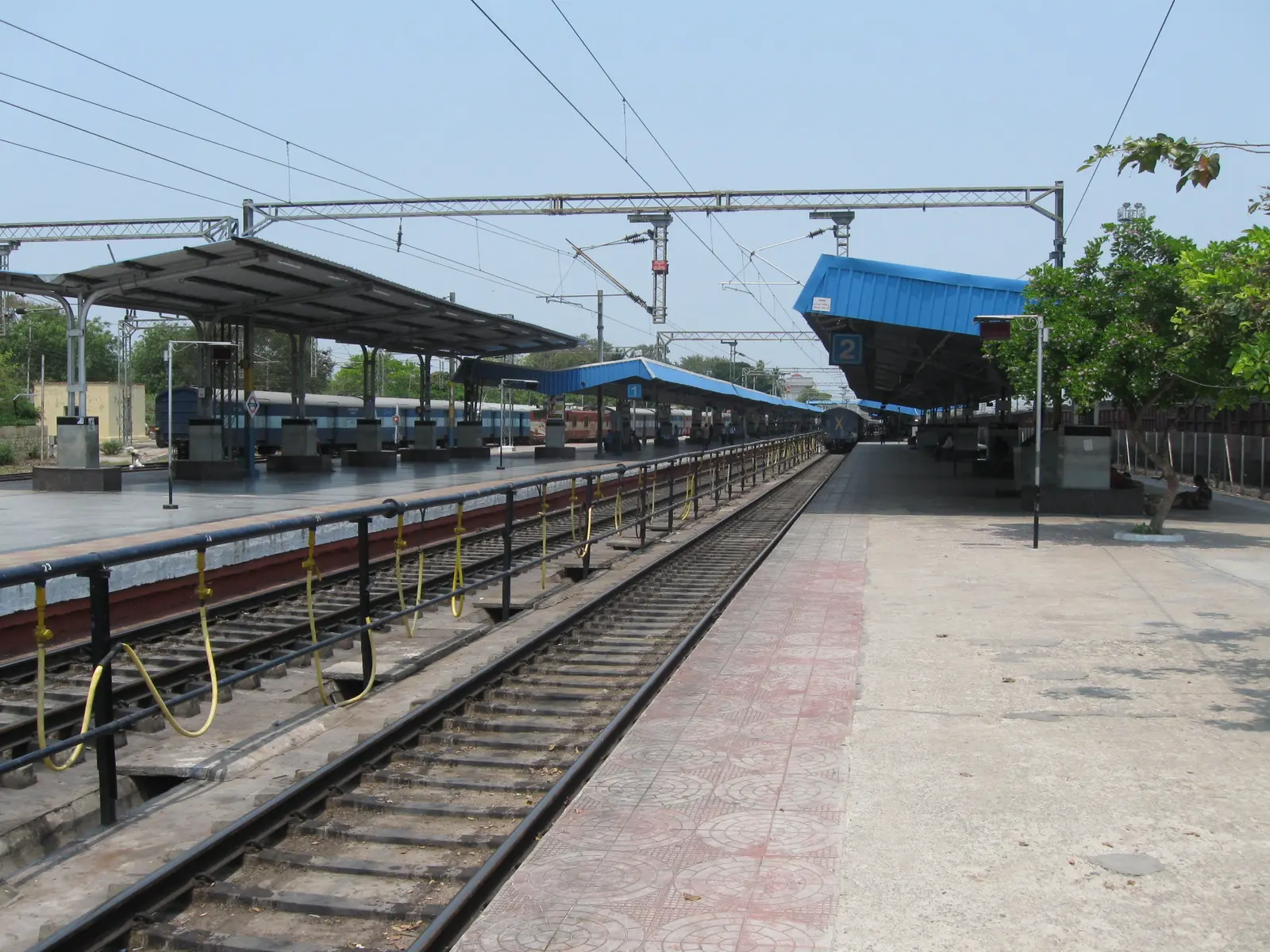 Electrified tracks and platforms 1 and 2 at Kazipet railway station