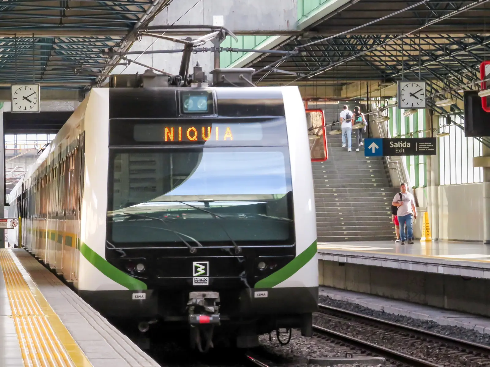Modernized Metro de Medellín train entering Caribe station Modernized Metro de Medellín train entering Caribe station