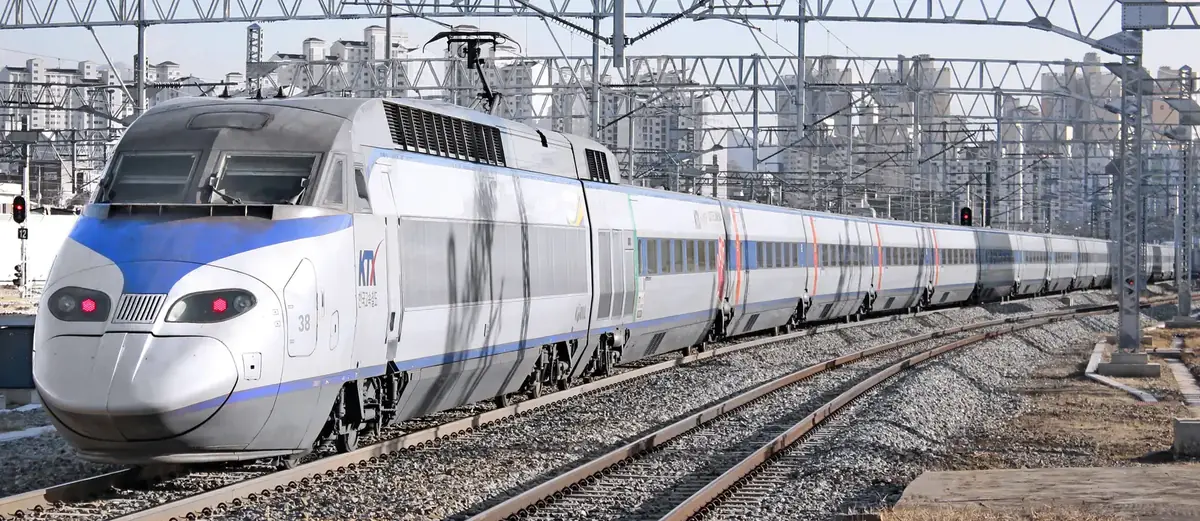 Korail KTX-I trainset number 38 on an electrified railway Korail KTX-I trainset number 38 on an electrified railway