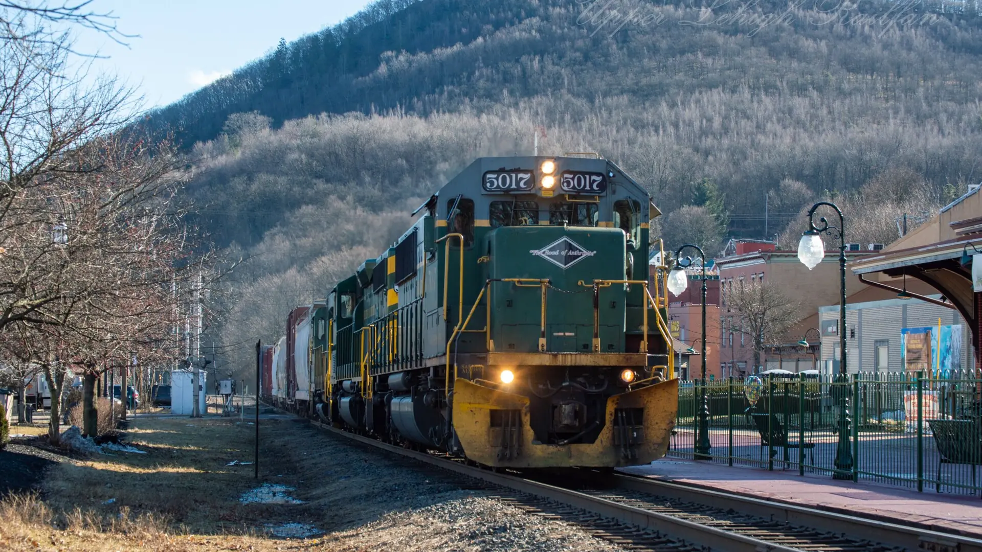 Reading & Northern SD50 locomotive leading a freight train through Tamaqua, Pennsylvania Reading & Northern SD50 locomotive leading a freight train through Tamaqua, Pennsylvania