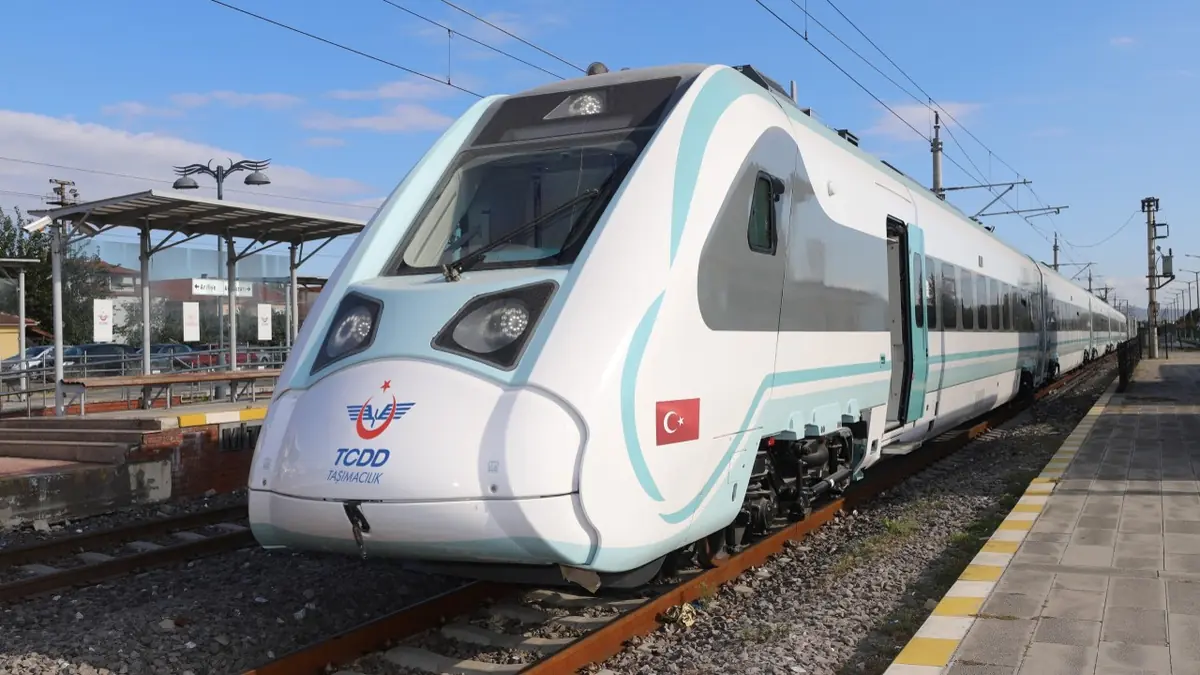 Turkish-built EMUs begin Uzunköprü–Halkalı service with 324-passenger capacity, wheelchair spaces and speeds up to 160 km/h. Turkish-built EMUs begin Uzunköprü–Halkalı service with 324-passenger capacity, wheelchair spaces and speeds up to 160 km/h.