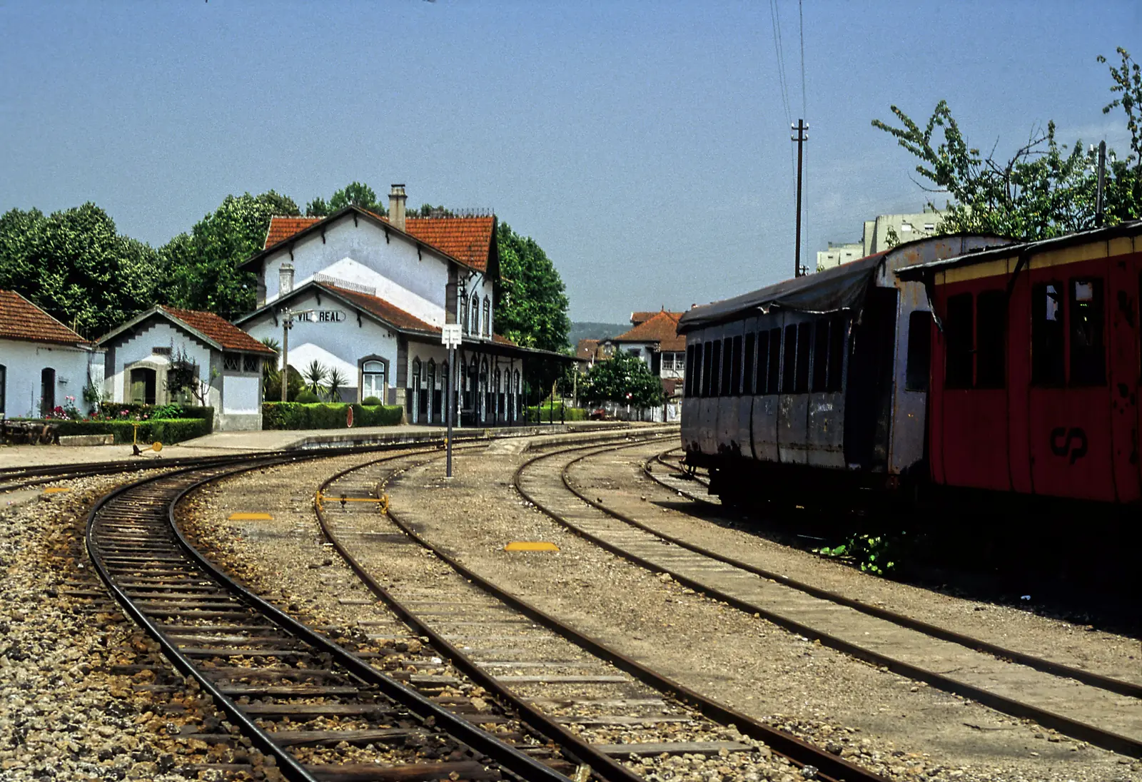 Vila Real station and metre-gauge tracks on the Corgo Line in 1996 Vila Real station and metre-gauge tracks on the Corgo Line in 1996