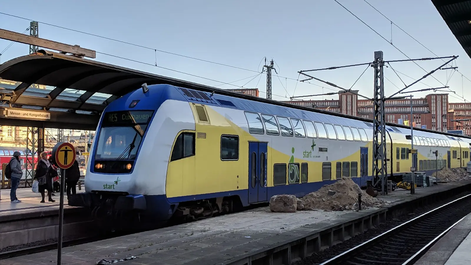 Start-branded double-deck regional train at Hamburg Central Station Start-branded double-deck regional train at Hamburg Central Station