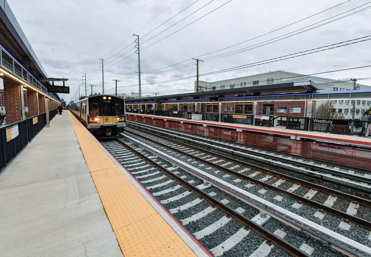 Long Island Rail Road train at Westbury station Long Island Rail Road train at Westbury station