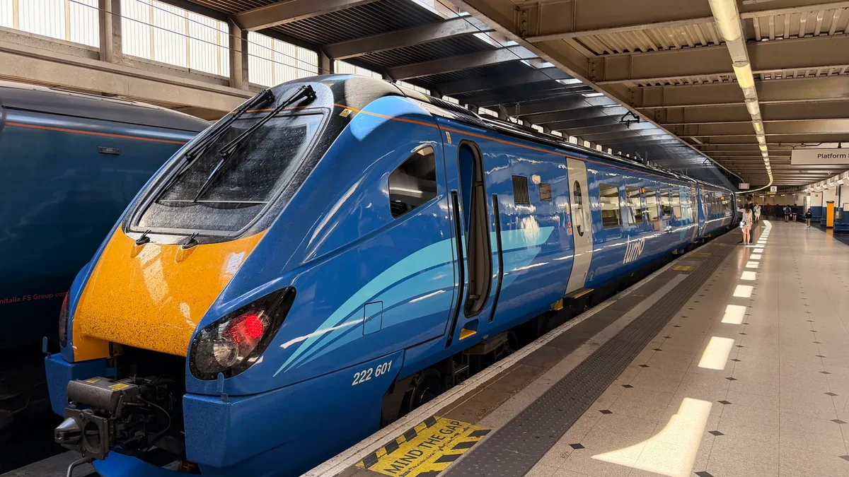 Lumo Class 222 Meridian train at London Euston Lumo Class 222 Meridian train at London Euston