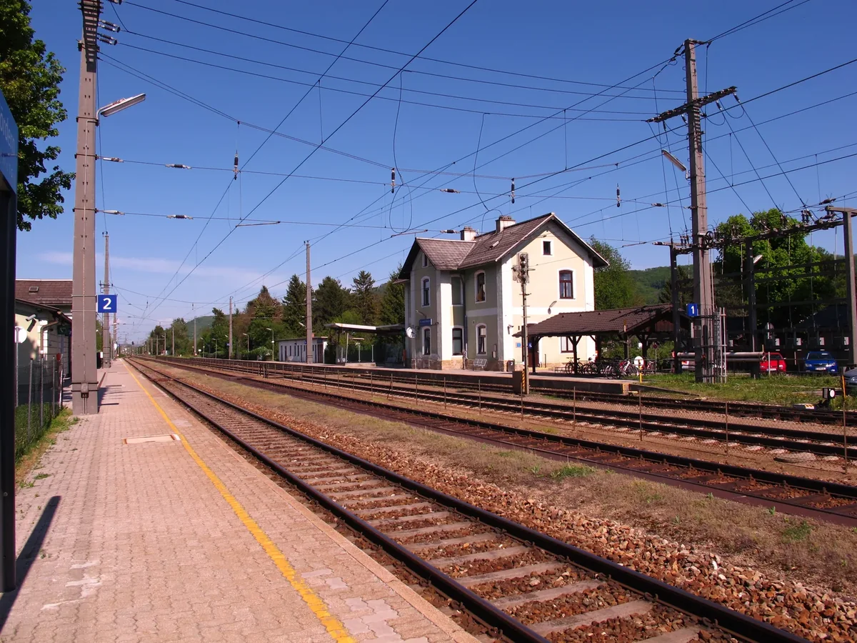 Tracks and station building at St. Andrä-Wördern on the Franz-Josefs-Bahn in Lower Austria.