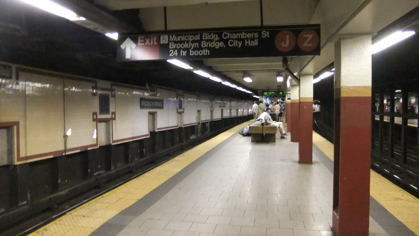 Uptown platform at Brooklyn Bridge–City Hall station in Lower Manhattan