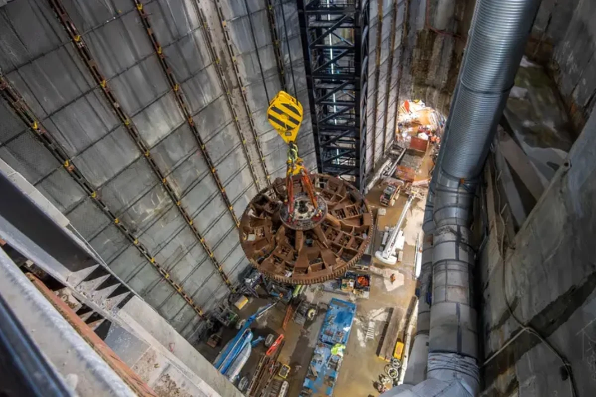 Sydney’s Western Harbour Tunnel enters its final 1.5km harbour drive with both giant TBMs active as fit-out continues toward a 2028 opening.