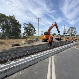 ARTC will deploy 250+ workers across 43 sites on the Hunter Valley and North Coast, with bridge, signal, track and defect work set for 22–24 August.