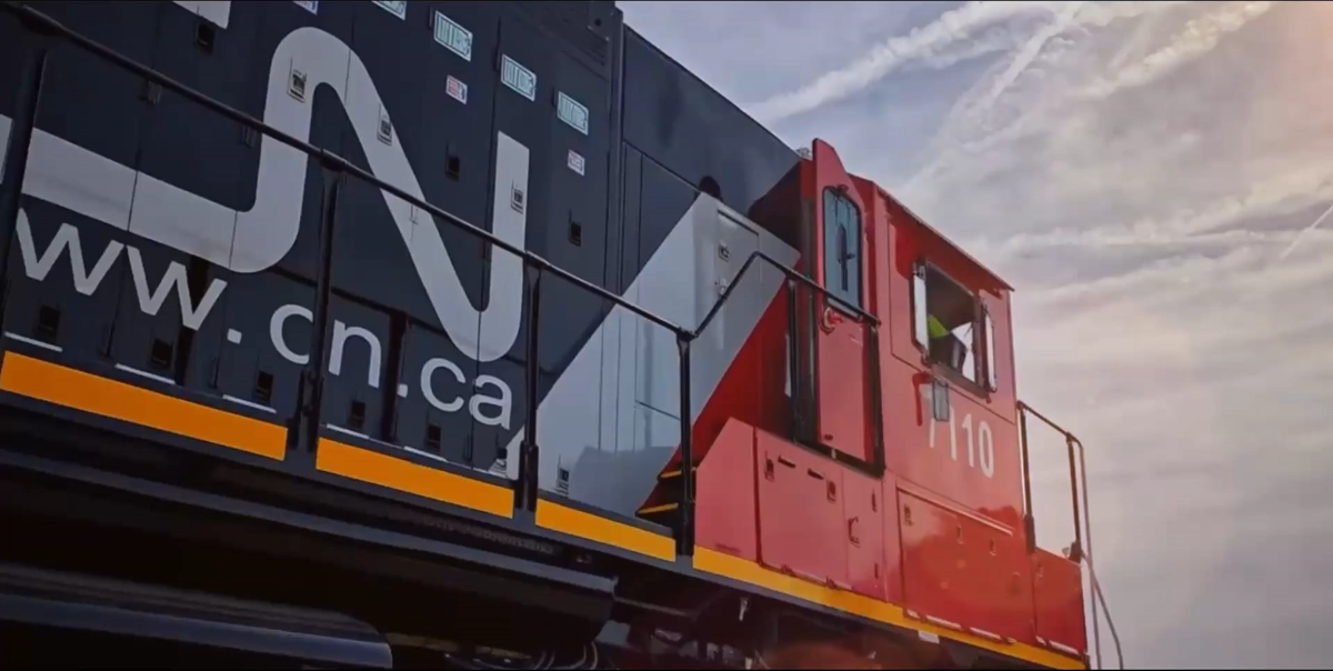 CN hybrid-electric yard locomotive under testing
