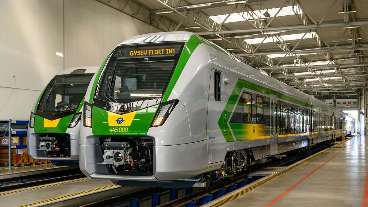     New GYSEV FLIRT InterCity train in green and yellow livery