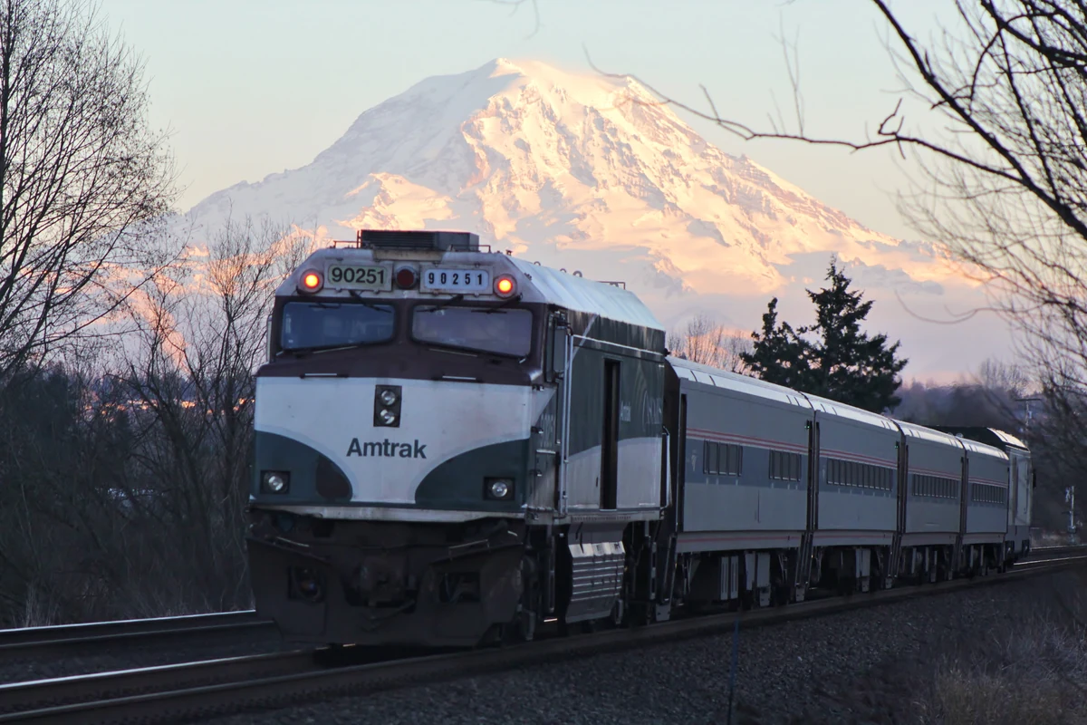Amtrak Cascades train near Puyallup on the Seattle–Portland corridor