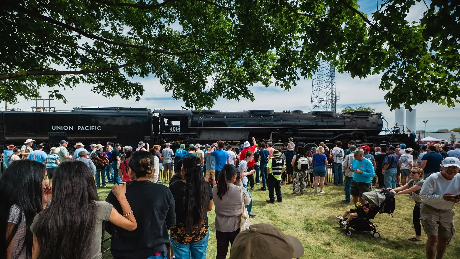 Visitors gather around Union Pacific Big Boy No. 4014 in West Chicago